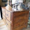 Grande commode en noyer ciré période Louis XIV – Image 3