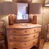 Petite commode gustavienne à 3 tiroirs en bois naturel XIXe – Image 3