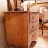 Petite commode gustavienne à 3 tiroirs en bois naturel XIXe – Image 10