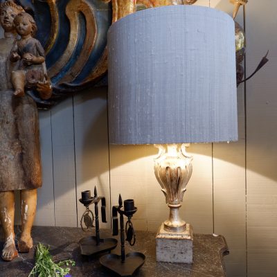 Petit lampe vase italien XVIIIE en bois sculpté à la feuille d’argent + AJ