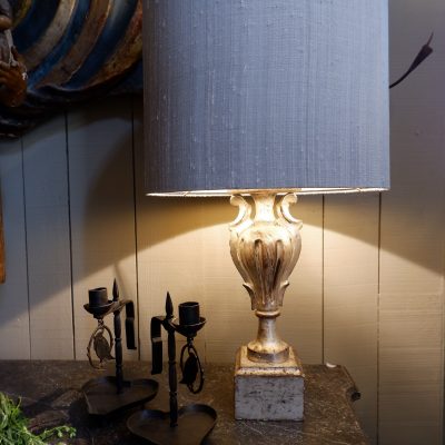 Petit lampe vase italien XVIIIE en bois sculpté à la feuille d’argent + AJ