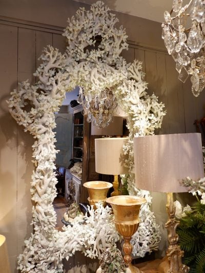 Grand miroir feuilles blanches par Edouard Chevalier