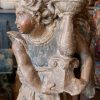 Ange porte flambeau en pierre sculptée polychrome - Italie époque XVIIE