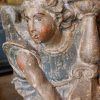 Ange porte flambeau en pierre sculptée polychrome - Italie époque XVIIE – Image 6