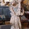 Ange porte flambeau en pierre sculptée polychrome - Italie époque XVIIE – Image 2