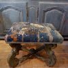 Grand tabouret italien en bois sculpté laque verte -recouvert d'une tapisserie en verdure ca.1700 – Image 2