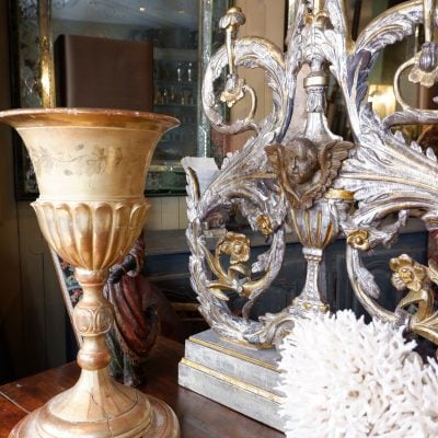 Grand calice en bois sculpté orné de feuille d’or -milieu XIXe