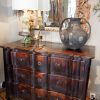 Grande commode serpentine en bois ciré époque XVIIIE – Image 4