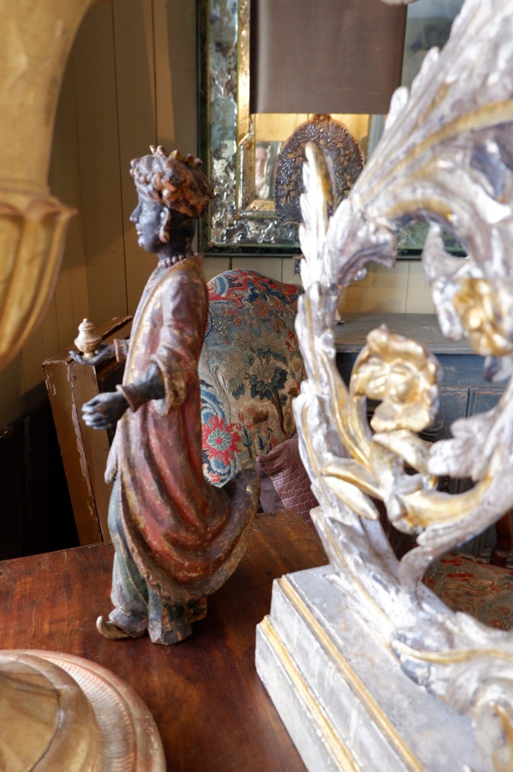Sculpture de roi Mage en bois laqué polychrome - Venise début XVIIIE – Image 2