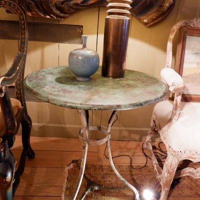 Small Arras pedestal table in grey-green iron end of 19th century