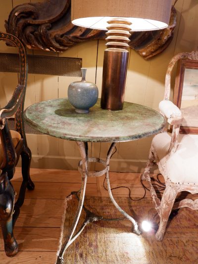 Small Arras pedestal table in grey-green iron end of 19th century