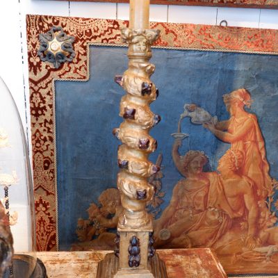 Paire de lampes colonnes torses à cabochons + AJ cylindre en soie dorée