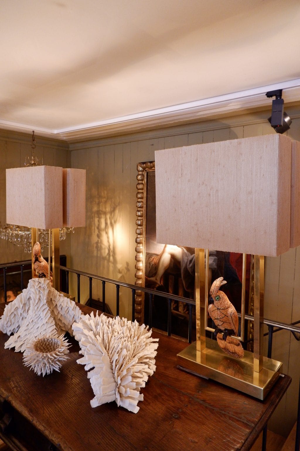 Paire de lampes "perroquets" en perles et laiton doré + AJ en paille - Italie ca.1960 – Image 6