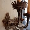PAIRE DE GRANDES APPLIQUES FEUILLES ET BOUTON DE FLEUR EN FER XIXE – Image 2
