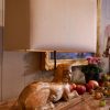 Une paire de lampes sphinges en bois doré XVIIIE+ AJ soie mordorée – Image 3