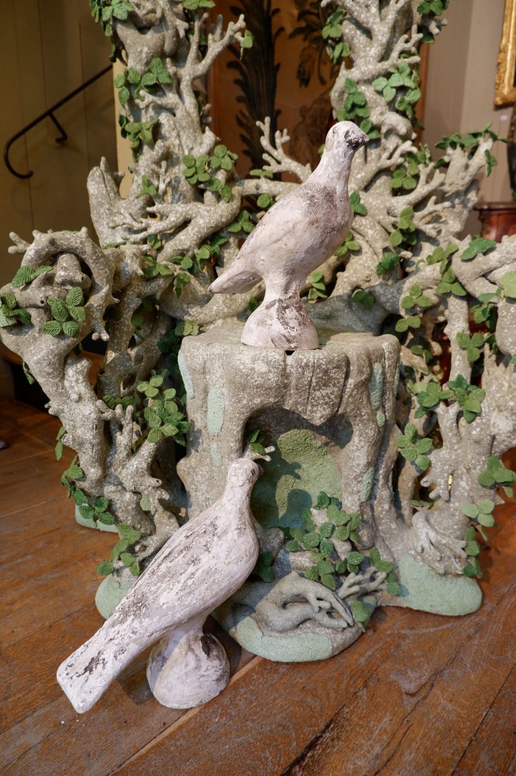 2 large painted cement pigeons ca.1900 - Picture 2