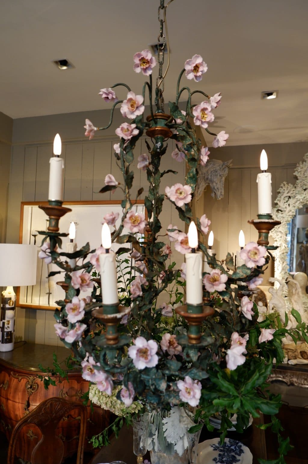 Grand lustre Italien en métal peint fleurs de pommiers ca.1900 – Image 8