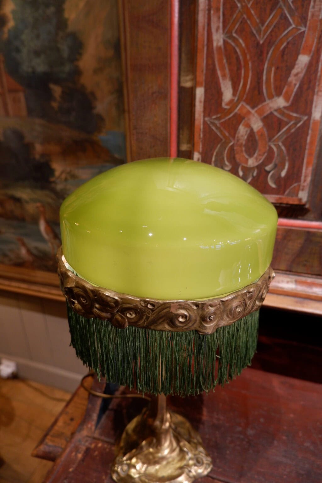 Table lamp with gilded bronze tritons and opaline glass - bladder green + fringe - Sweden ca.1910 - Image 3