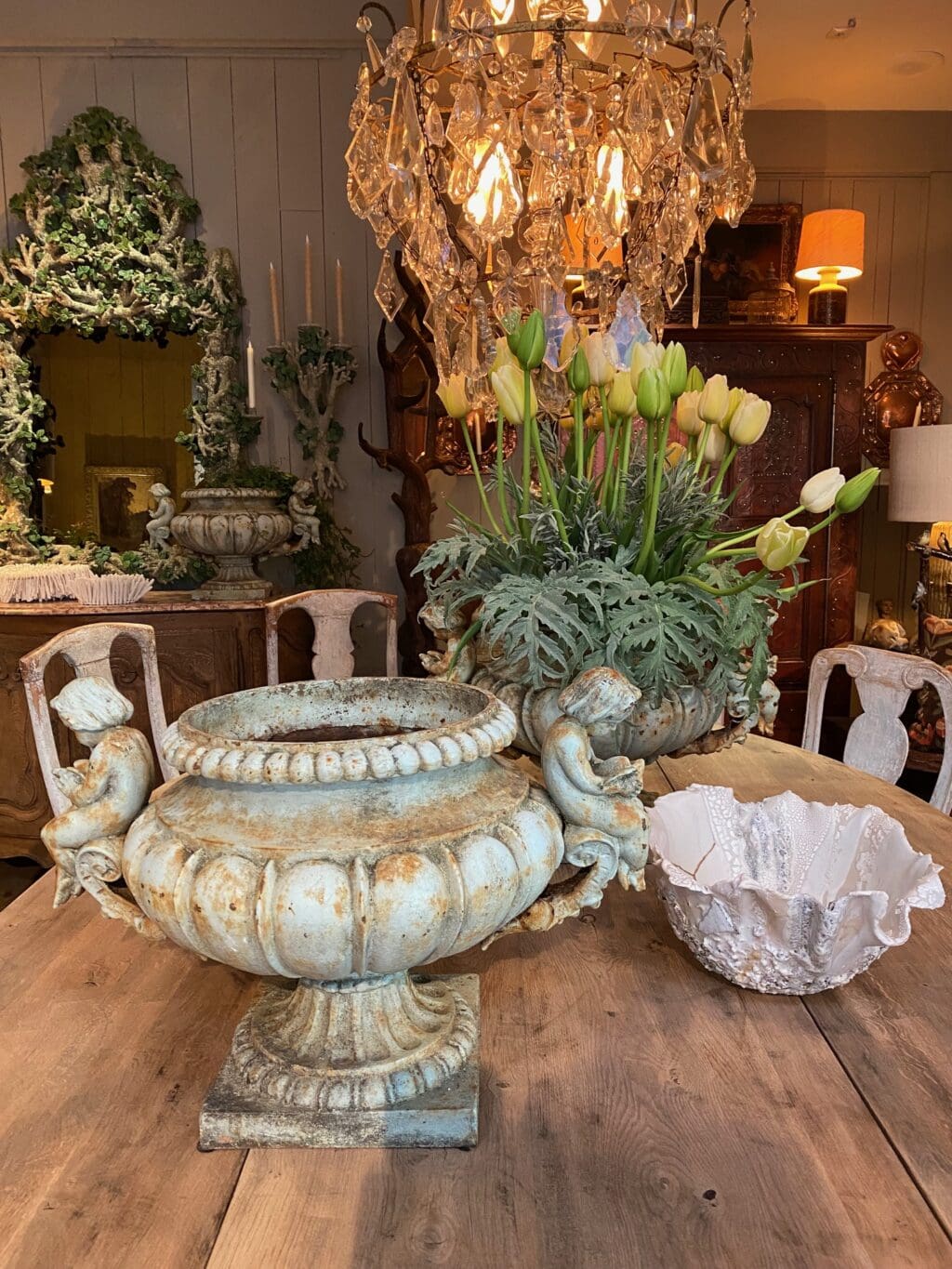 Suite of 4 &quot;l&#039;enfant &amp; l&#039;oiseau&quot; pale green cast-iron vases with handles - France late 19th century