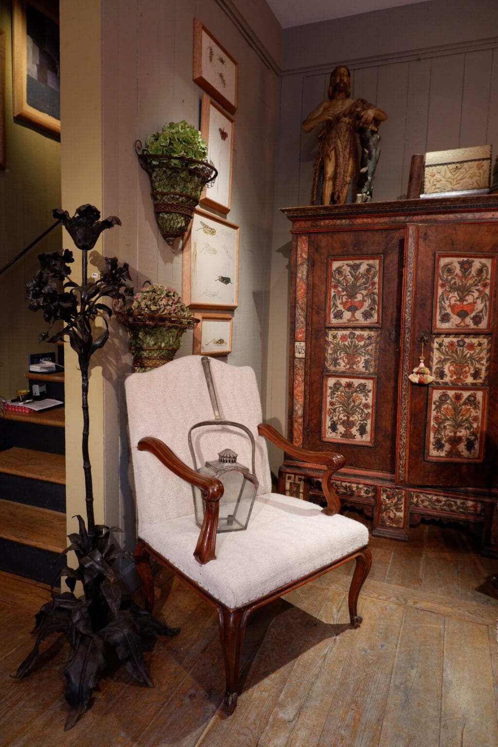Paire de fauteuils Genois periode Louis XV recouverts de lainage – Image 3