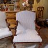 Paire de fauteuils Genois periode Louis XV recouverts de lainage – Image 11