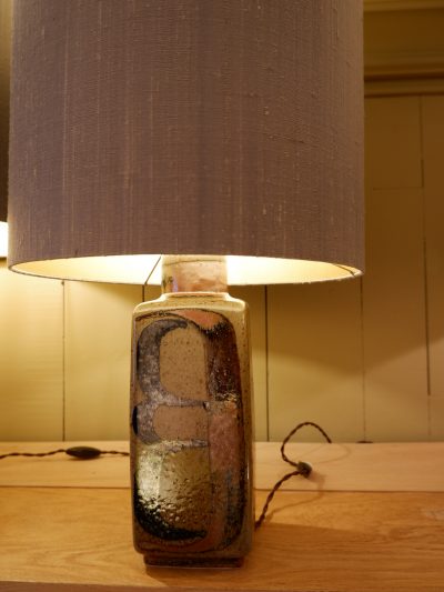 Une lampe en céramique par Carl Harry Stalhane pour Rostrand ca.1950 + aj soie