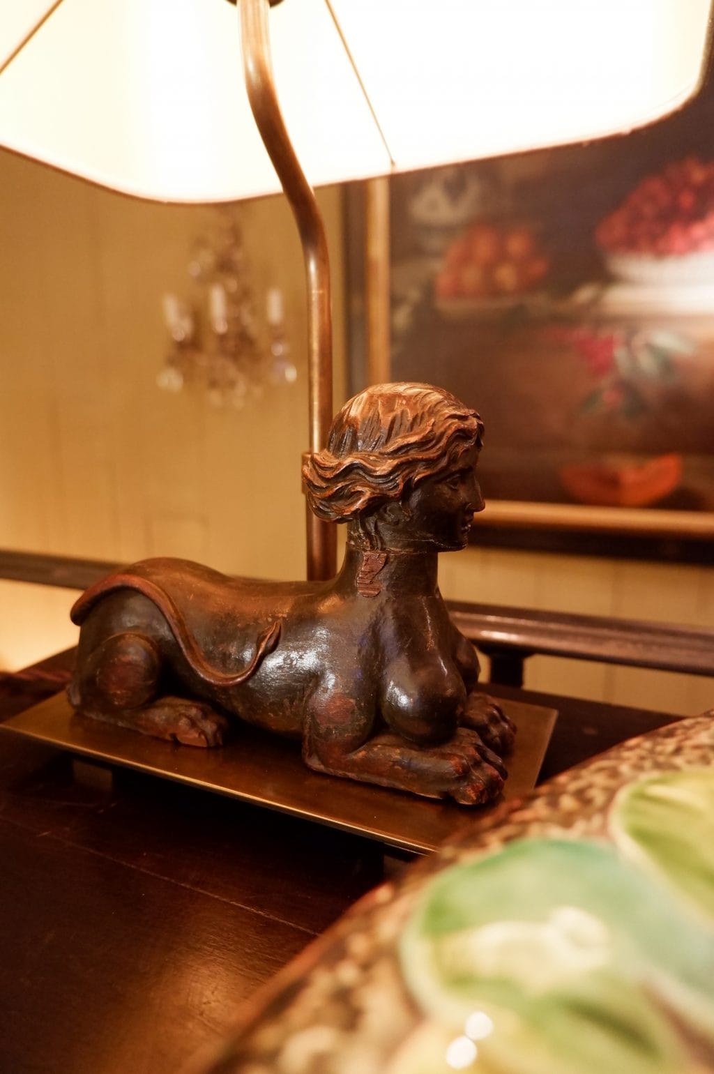 Paire de lampes sphinges en bois sculpté ca.1880 + abat-jour en soie – Image 4