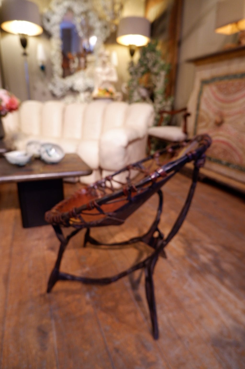 Fauteuil métal et cuir patiné par Francois Thevenin – Image 4