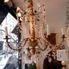 Grand chandelier Genois en bois doré sculpté et pampilles de verre multicolore ca.1880 – Image 11