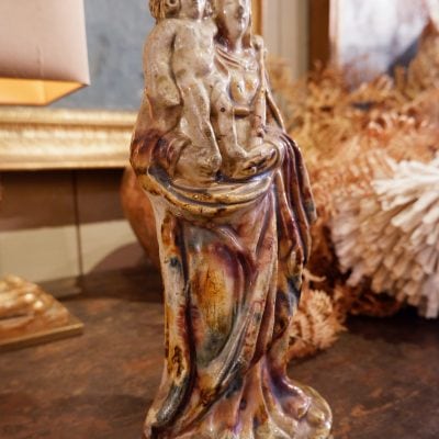 Statue de la Vierge à l’enfant en terre cuite émaillée – Normandie XVIIIe