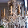 Grand lustre Italien à 12 bras en perles de cristal et centre en verre de murano, volutes de perles ca.1850 – Image 7