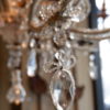Grand lustre Italien à 12 bras en perles de cristal et centre en verre de murano, volutes de perles ca.1850 – Image 3