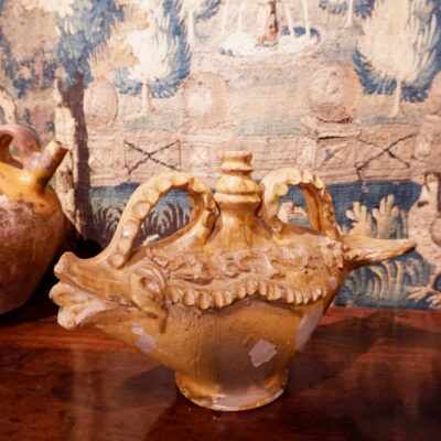 Cruche ou gourde en terre cuite vernissée jaune – Provence XIXe