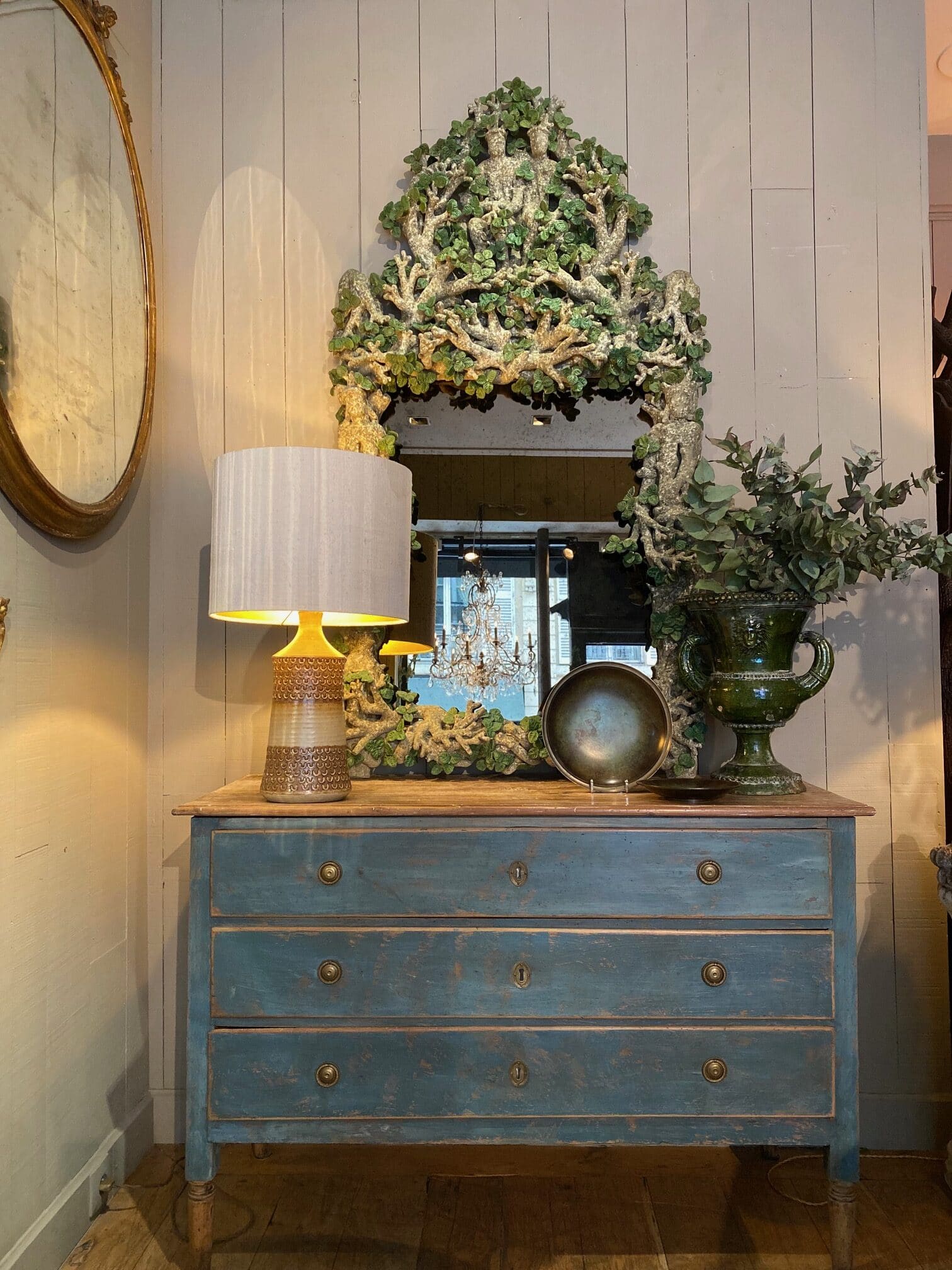 Commode à trois tiroirs patine bleue – France XIXe