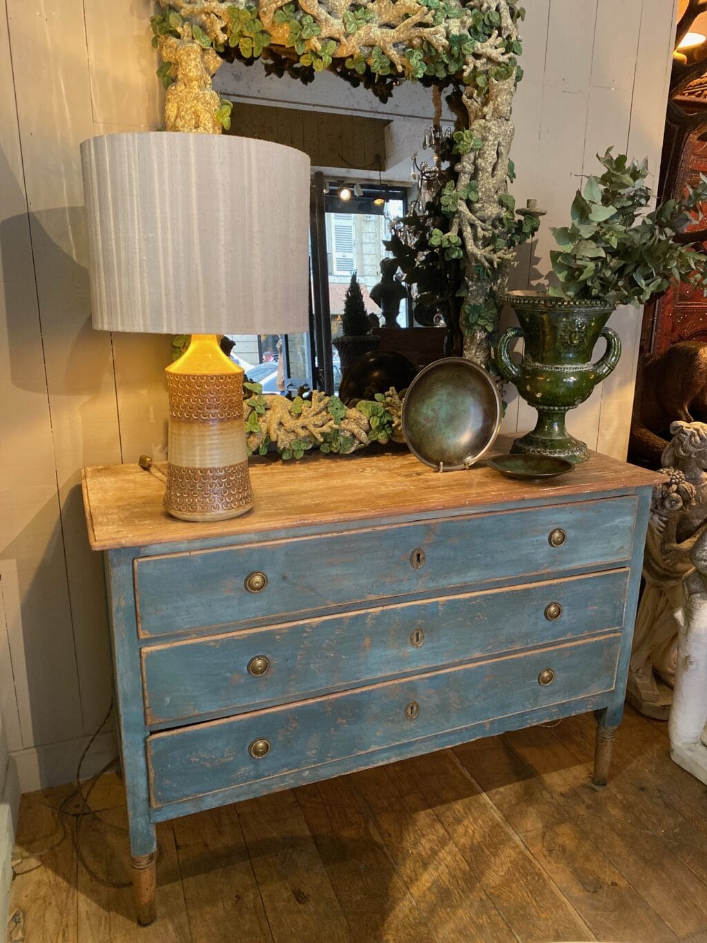 Commode à trois tiroirs patine bleue - France XIXe – Image 2