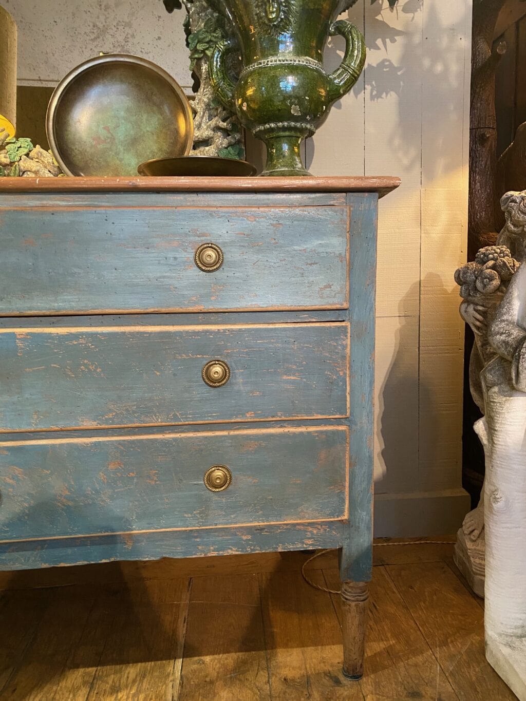 Commode à trois tiroirs patine bleue - France XIXe – Image 3