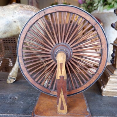 Piece de maitrise de compagnon “roue de carrosse en bois” et métal ca.1880