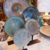 Collection de Miroirs Khmers en bronze oxydé sur socle en métal XIIe – Image 6