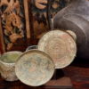 Collection de Miroirs Khmers en bronze oxydé sur socle en métal XIIe – Image 8