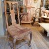 Chaise baroque suédoise en bois naturel & assise cuir ca.1800 – Image 3