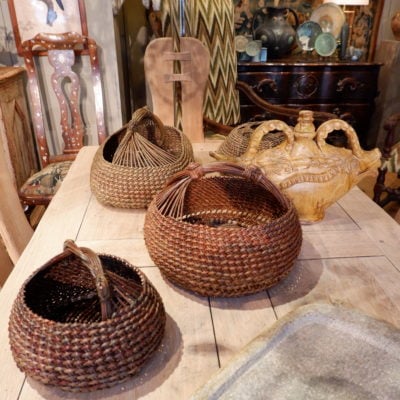 Collection de vanneries contemporaines en osier fin tressé