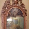 Grand miroir en bois sculpté fronton vase et feuilles d'acanthes patine feuille d'argent fin XIXe – Image 5