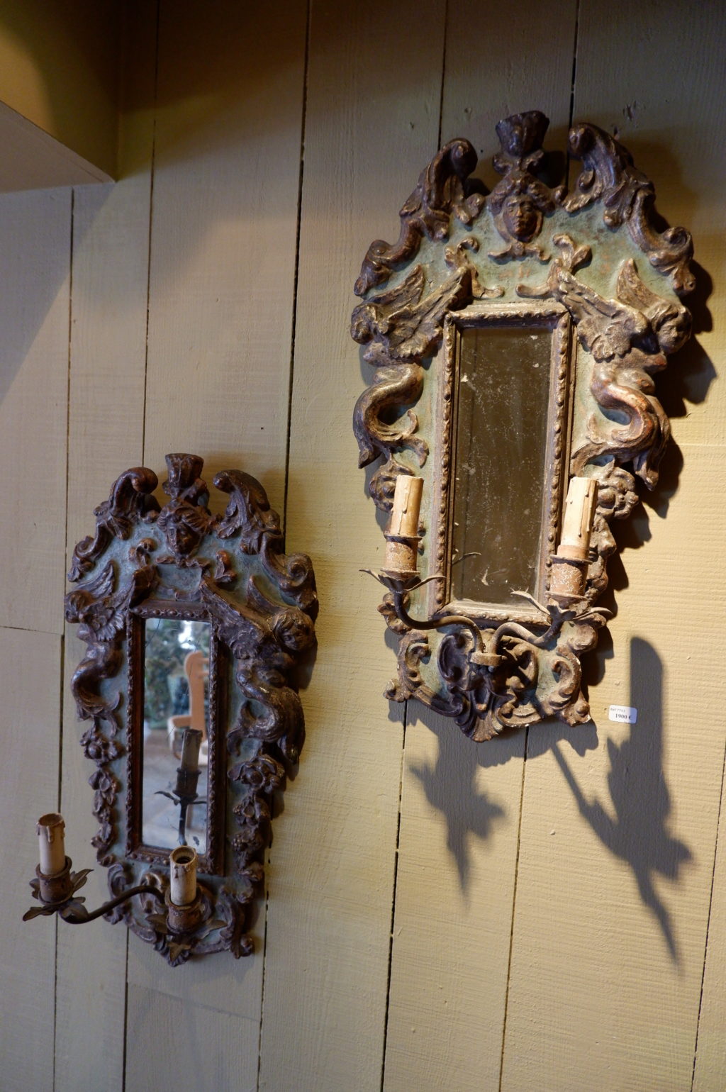 Paire d'appliques miroir en bois sculpté et doré patine vert céladon - Provence XVIIIe – Image 5