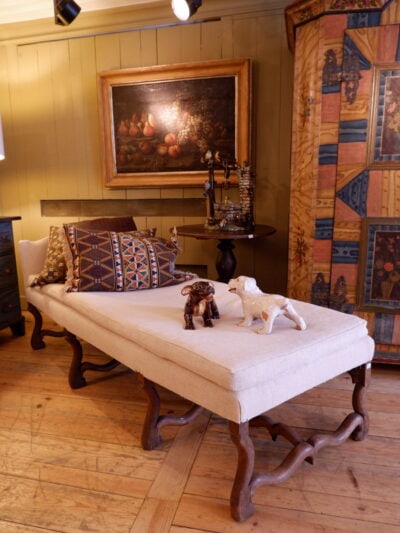 Daybed bench Louis XIII carved wood legs covered with antique linen ca.1800