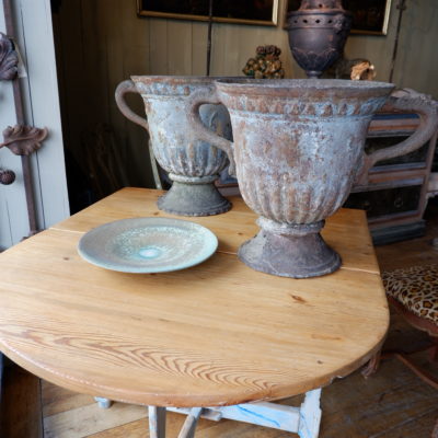 Table getleg suédoise ovale en bois peint fin XIXe- décor faux-marbre bleu glacier