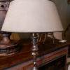 GRAND LAMPADAIRE EN VERRE ARGENTE ET ABAT-JOUR EN METAL CA.1940 – Image 2