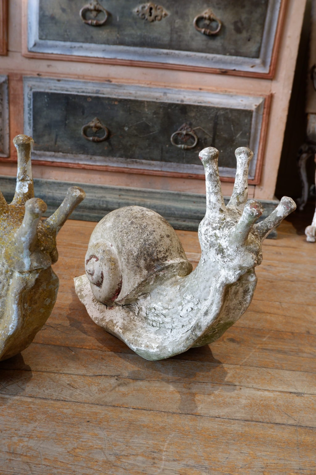 Painted cement snail -garden decoration ca.1900 - Picture 7