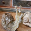 Escargot en ciment peint -décoration de jardin ca.1900 – Image 2