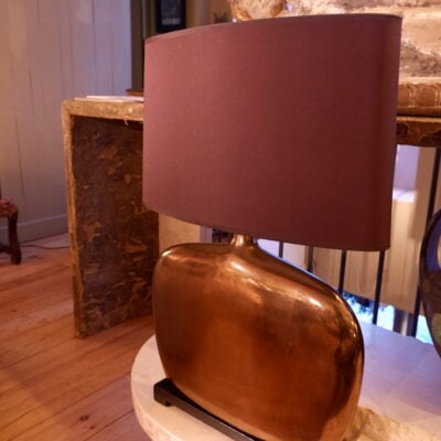 GRANDE LAMPE EN CERAMIQUE CUIVREE EXTRA-PLATE CA1960