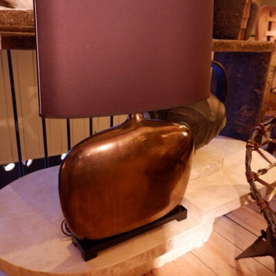 GRANDE LAMPE EN CERAMIQUE CUIVREE EXTRA-PLATE CA1960